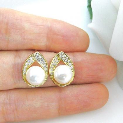 Bridal Pearl Earrings Cubic Zirconia Stud Earrings..