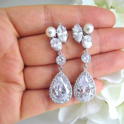 Crystal Bridal Earrings Wedding Teardrop Earrings..