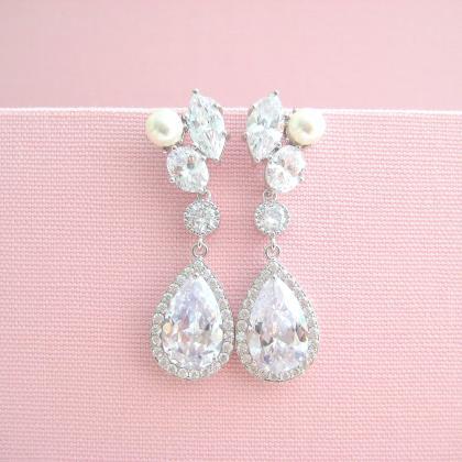 Crystal Bridal Earrings Wedding Teardrop Earrings..