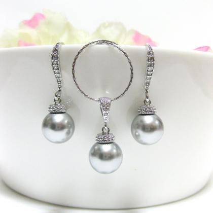 Light Grey Pearl Earrings Bridal Pearl Earrings..