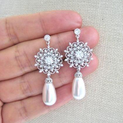 Bridal Pearl Earrings Vintage Wedding Earrings..