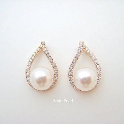 Rose Gold Stud Earrings Bridal Pearl Earrings..