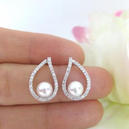 Bridal Pearl Earrings Wedding Teardrop Earrings..