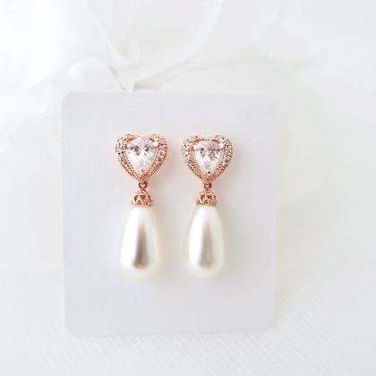 Rose Gold Bridal Pearl Earrings Wedding Earrings..