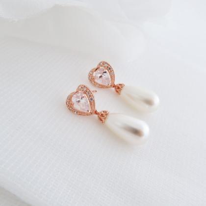 Rose Gold Bridal Pearl Earrings Wedding Earrings..