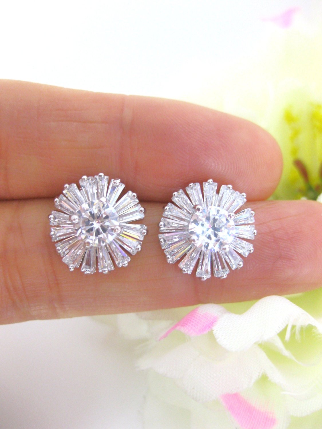Sunburst Baguette Cubic Zirconia Stud Earrings Bridal Crystal Earrings Bridesmaid Gift Wedding Jewelry Diamond Stimulant Stone (e053)