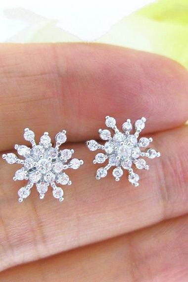 Snowflake Earrings &amp;amp; Necklace Gift Set Clear Cubic Zirconia Snow Stud Earrings Wedding Jewelry Bridesmaids Gift Minimalist Jewelry